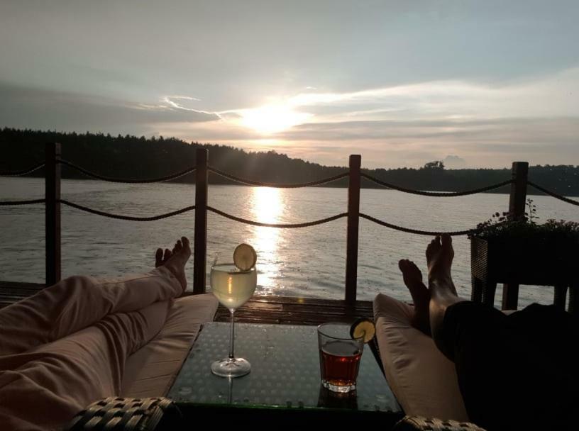 Hotel Houseboat Slesin Esterno foto