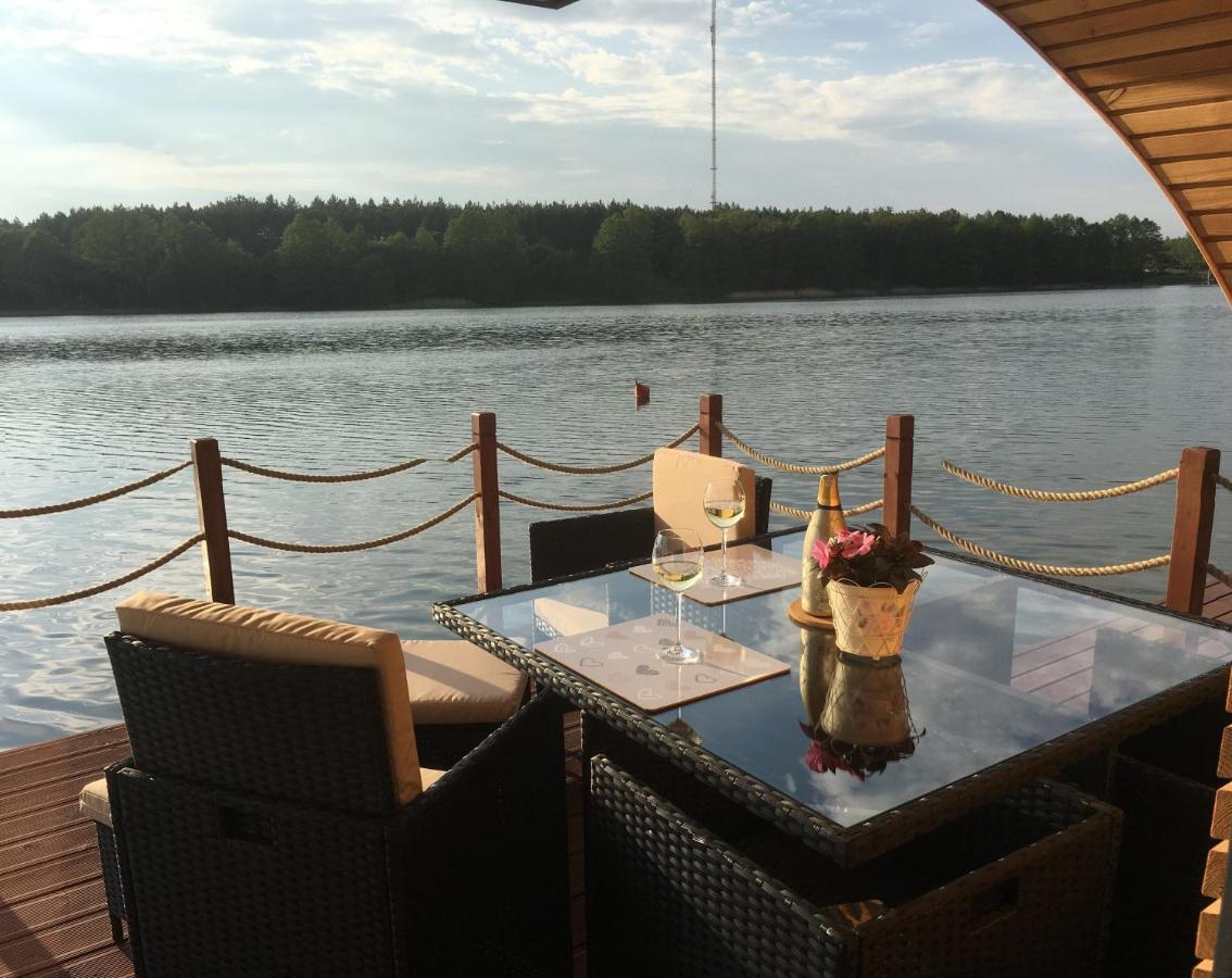 Hotel Houseboat Slesin Esterno foto